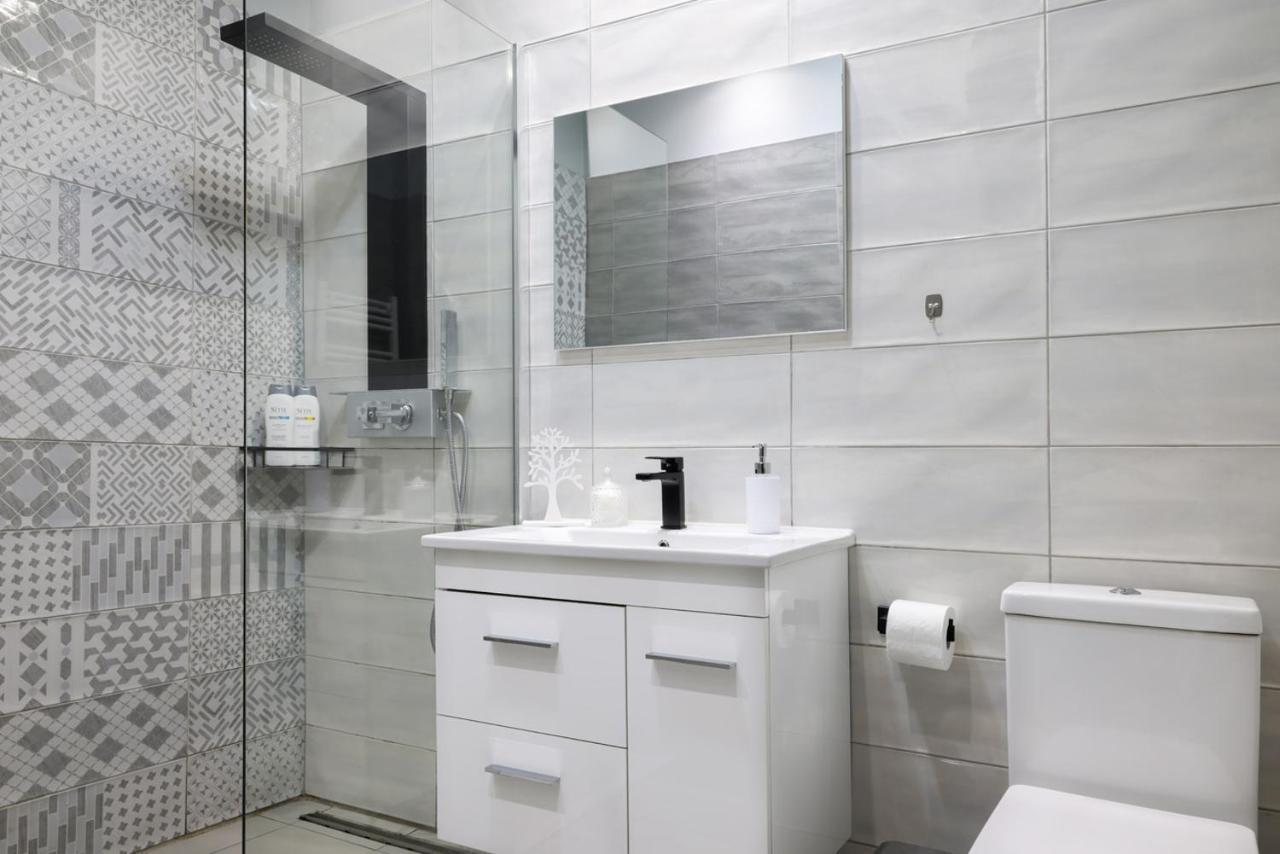 Comfort & Relax Apartment In Athens Riviera Екстериор снимка